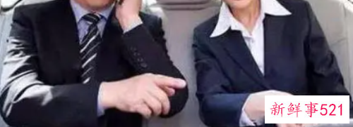 梦见和领导坐在一起