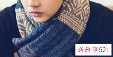 男生戴什么颜色围巾好看