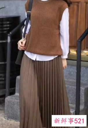 咖色半身裙搭配颜色