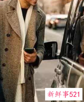 男生戴什么颜色围巾好看