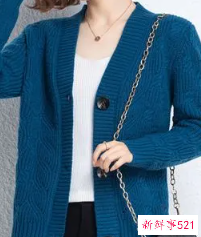 女士短款开衫毛衣搭配