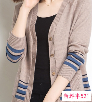 女士短款开衫毛衣搭配