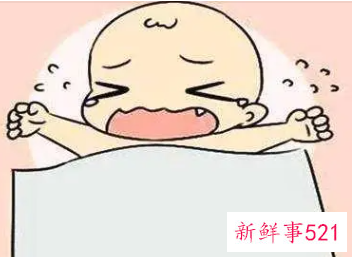 刚出生的婴儿睡觉老是一惊一惊的