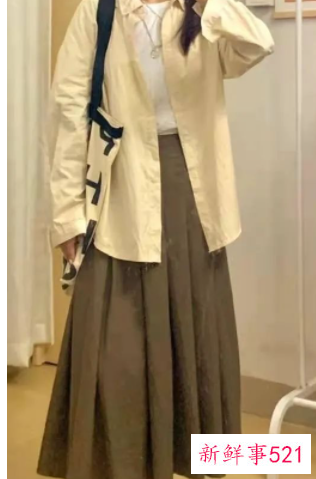 咖色半身裙搭配颜色
