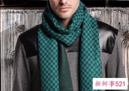 男生戴什么颜色围巾好看