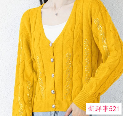 女士短款开衫毛衣搭配