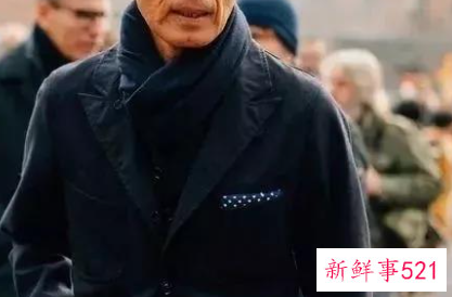 男生戴什么颜色围巾好看