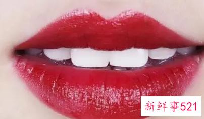 初学者最简单的涂口红唇膏