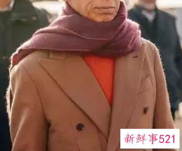 男生戴什么颜色围巾好看