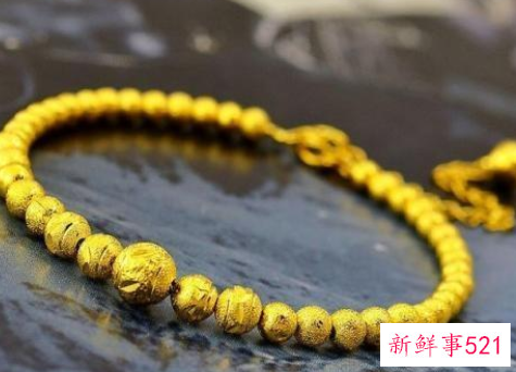 黄金手镯和手链买哪个好