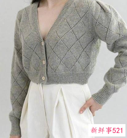 女士短款开衫毛衣搭配
