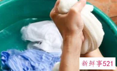 卫衣怎么洗可以防止褪色