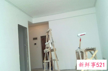 白墙旧了怎样自己动手翻新