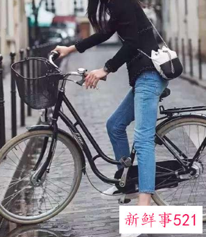 白鞋搭配什么裤子好看