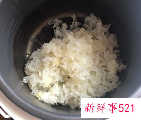 电饭煲怎么做银耳汤