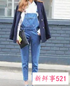 女背带裤怎么搭配什么外套
