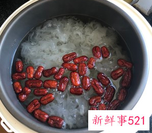 电饭煲怎么做银耳汤