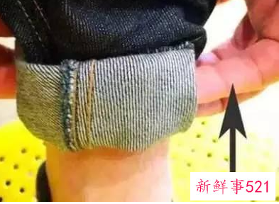 直筒牛仔裤怎么卷裤脚