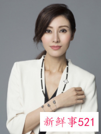 李嘉欣51岁生日晒巨型M字花束