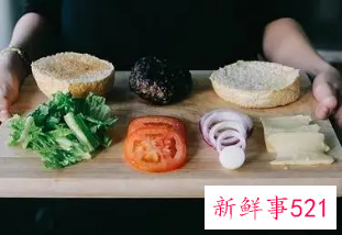 梦见死去的人给我东西吃好不好