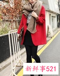 红色毛衣搭什么颜色围巾