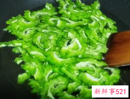苦瓜炒蛋苦瓜用焯水吗