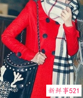 红色毛衣搭什么颜色围巾