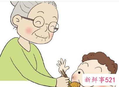 老人带新生儿的误区