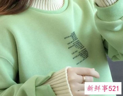 卫衣里面穿什么保暖