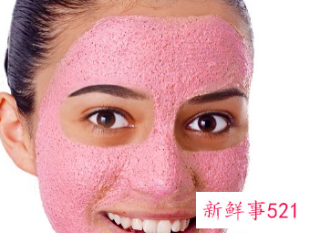 脸上一坨一坨的干皮怎么回事