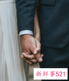 男女之间十指紧扣是什么意思