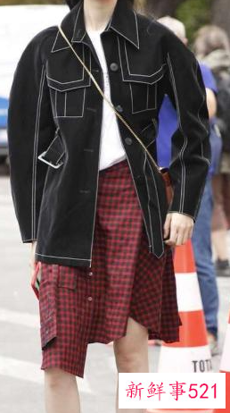 长裙配短外套还是长外套