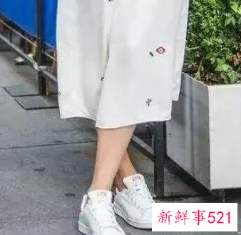 白色裙配什么鞋子好看