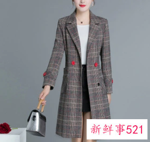 女背带裤怎么搭配什么外套