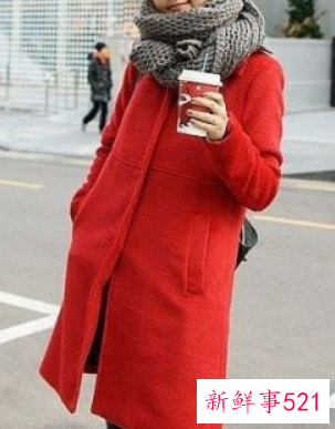 红色毛衣搭什么颜色围巾