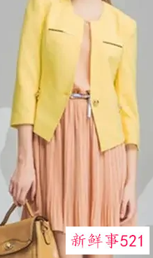 长裙配短外套还是长外套