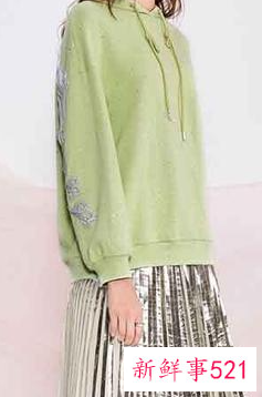 绿色皮裙怎么搭配图片