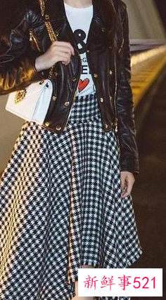 长裙配短外套还是长外套