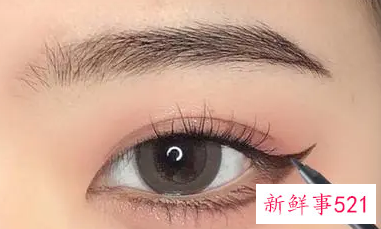 眼线胶笔晕妆怎么办
