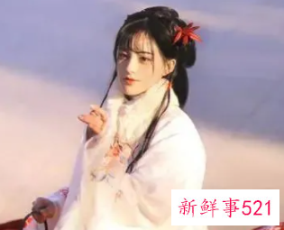 低调有钱的星座女