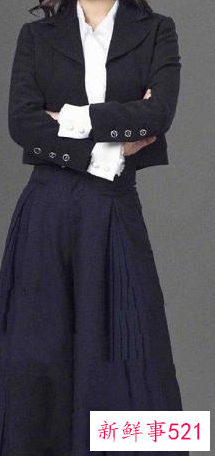 长裙配短外套还是长外套