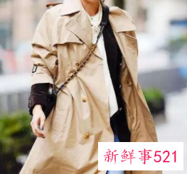 女背带裤怎么搭配什么外套