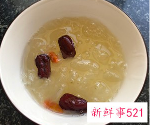 电饭煲怎么做银耳汤