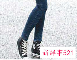 帆布鞋配什么好看