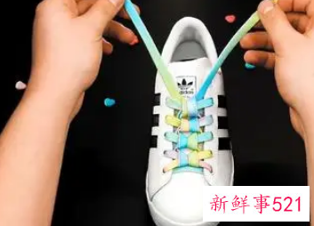 隐藏鞋带正确绑法