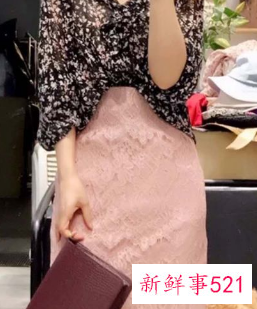 蕾丝裙搭配什么样的上衣