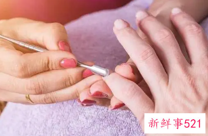 烫染了头发做了指甲才发现怀孕了