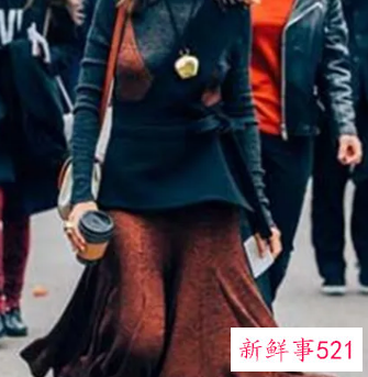 冷天女生穿裙子不冷吗