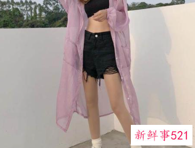去海边玩穿什么衣服合适