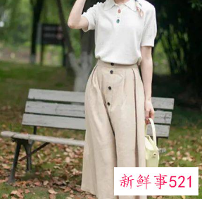 米色半身长裙配什么上衣
